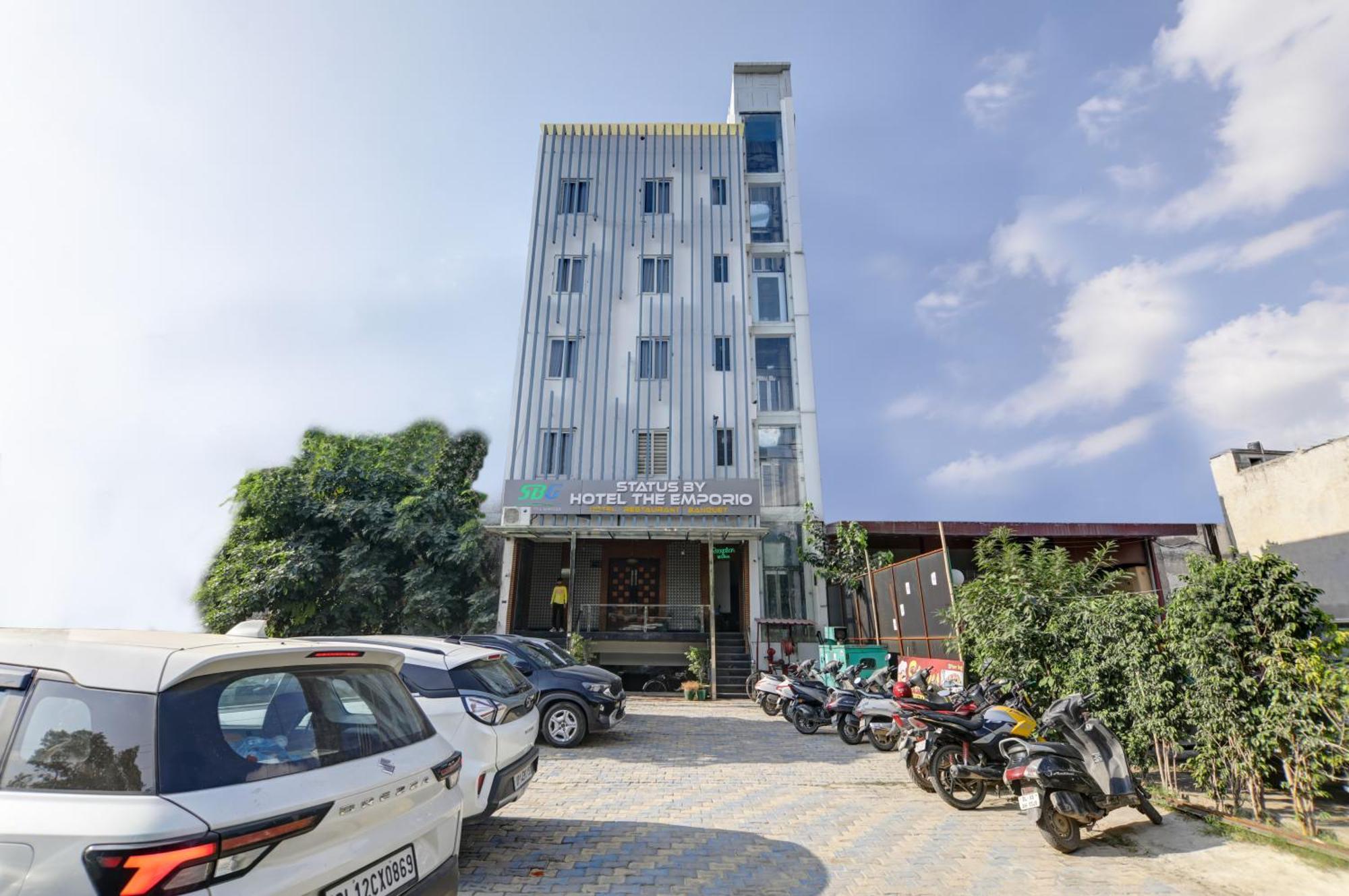 Status By Hotel The Emporio Ghaziabad Exterior photo