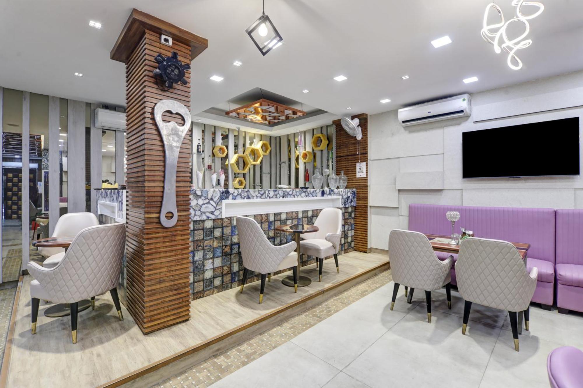 Status By Hotel The Emporio Ghaziabad Exterior photo