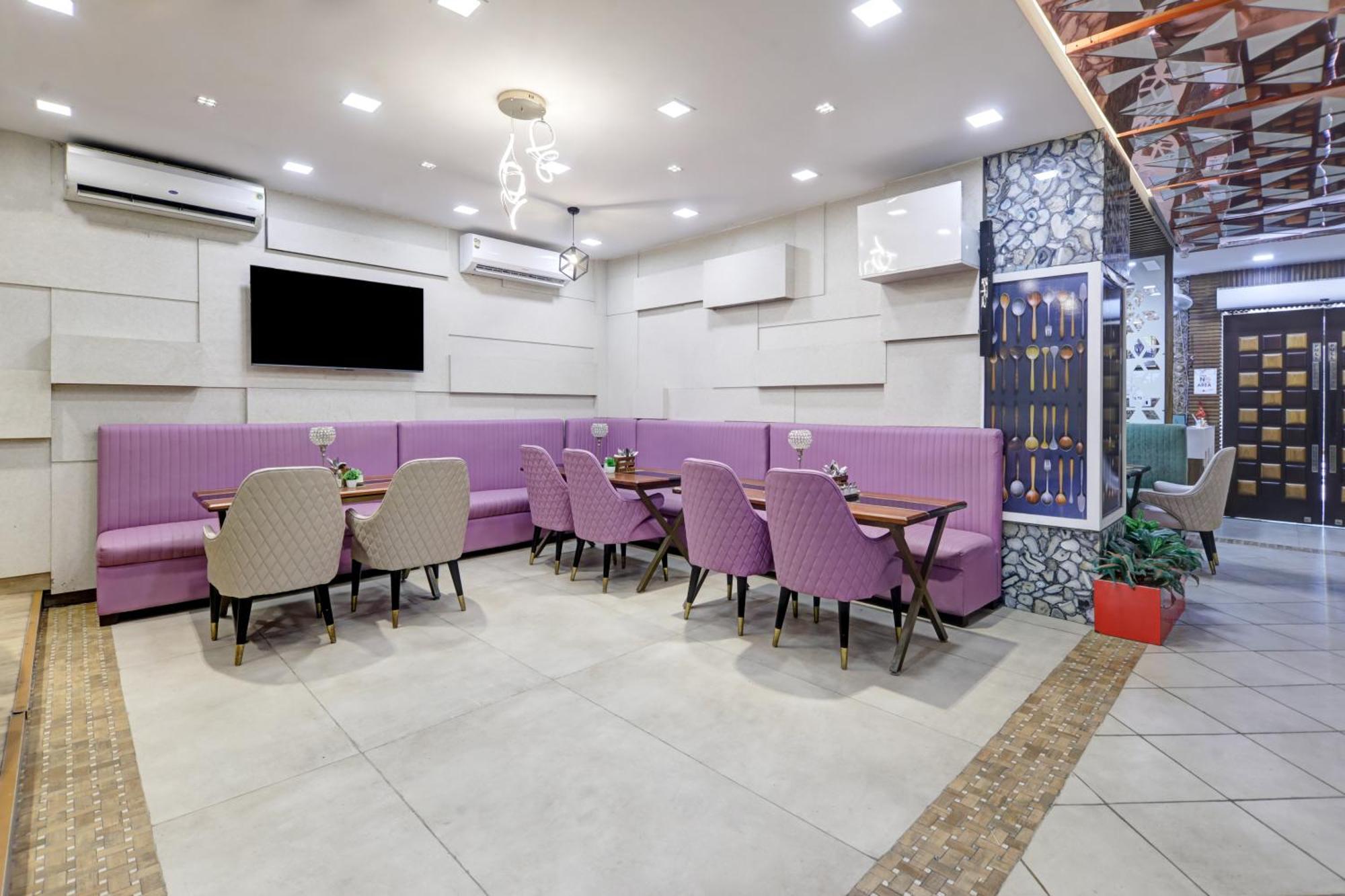 Status By Hotel The Emporio Ghaziabad Exterior photo