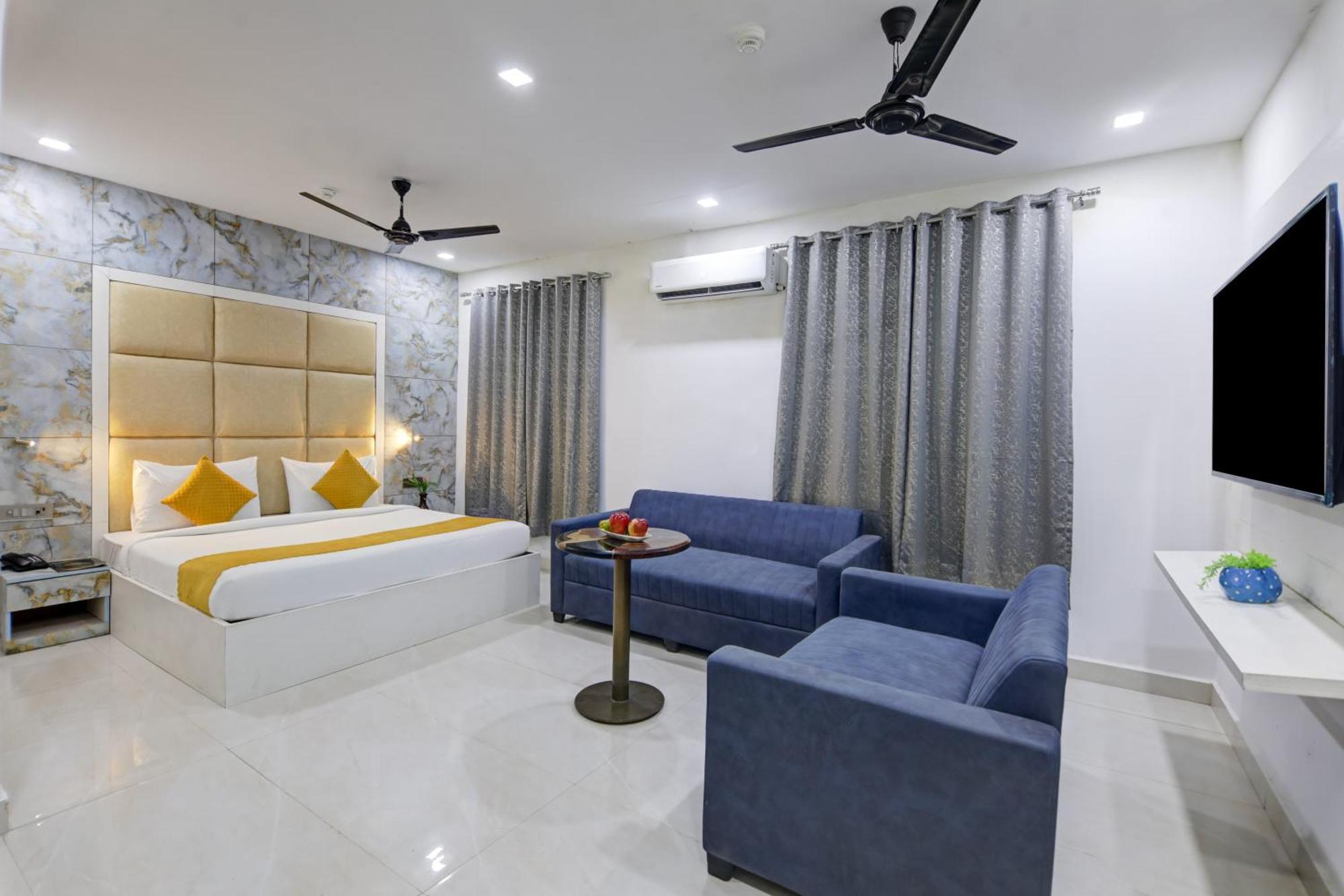 Status By Hotel The Emporio Ghaziabad Exterior photo