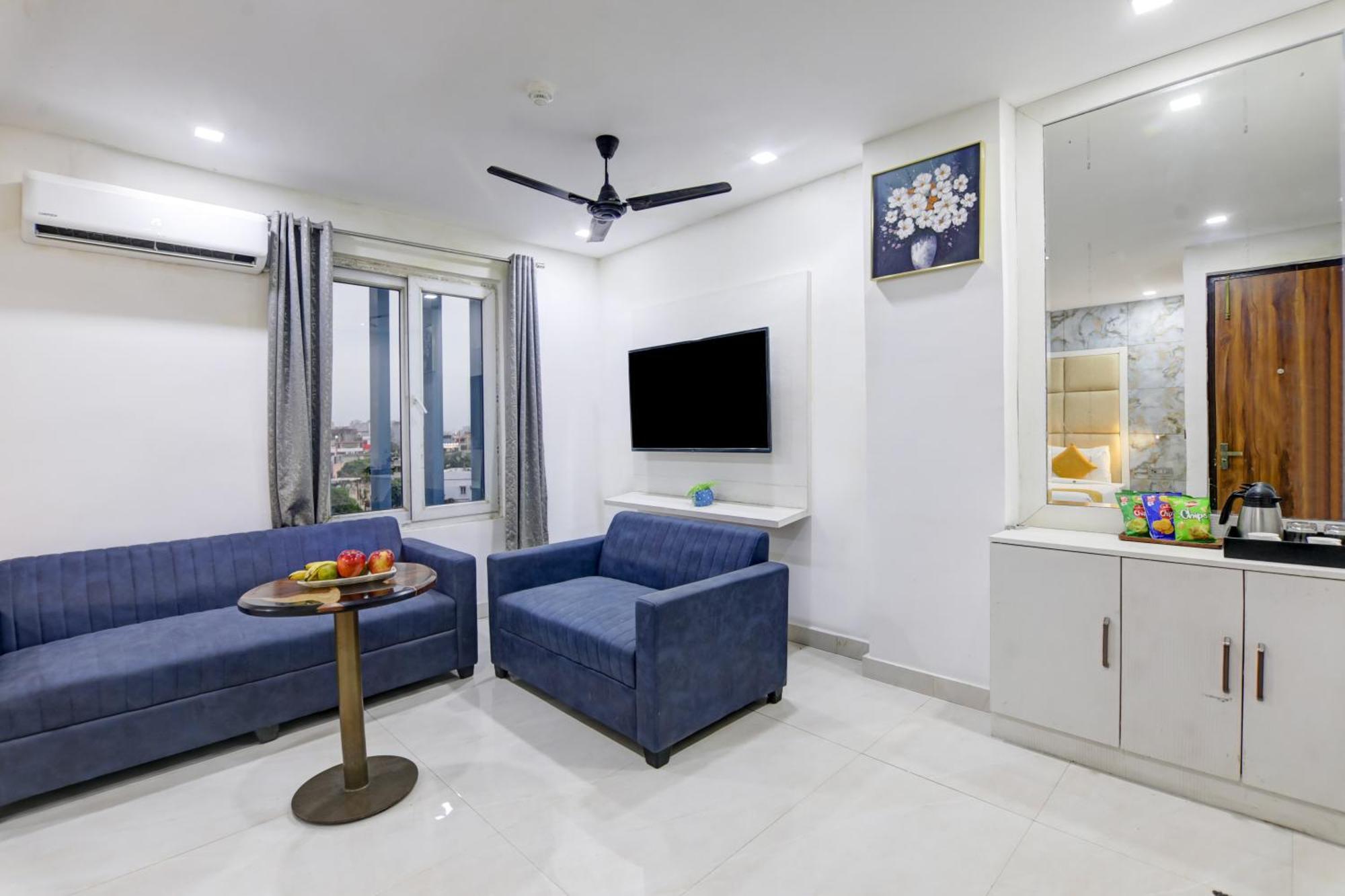 Status By Hotel The Emporio Ghaziabad Exterior photo