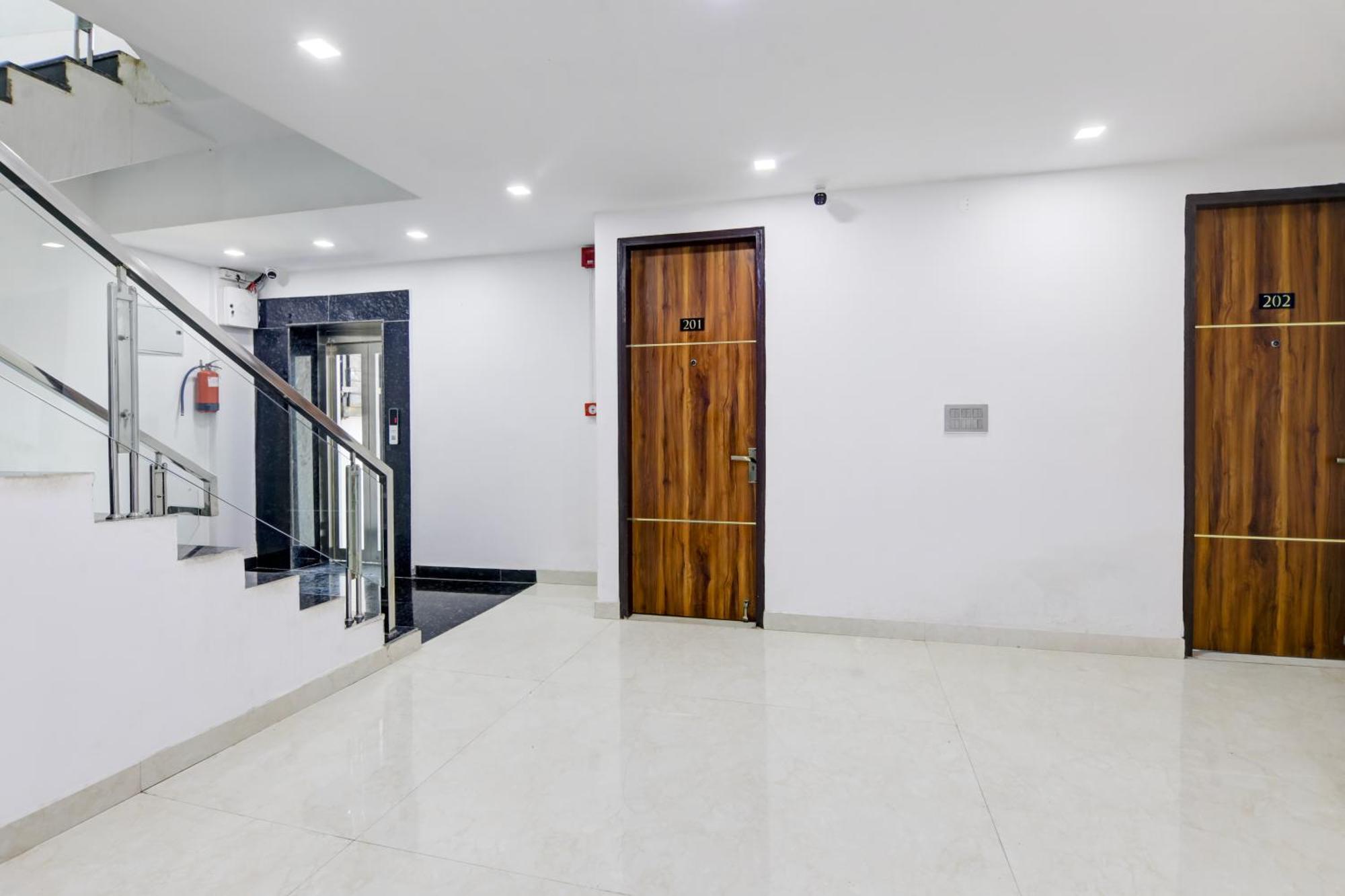 Status By Hotel The Emporio Ghaziabad Exterior photo